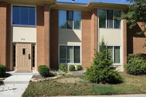 Photo of 586 Hunters Drive #APT D, Carmel, IN 46032 (MLS # 22074737)