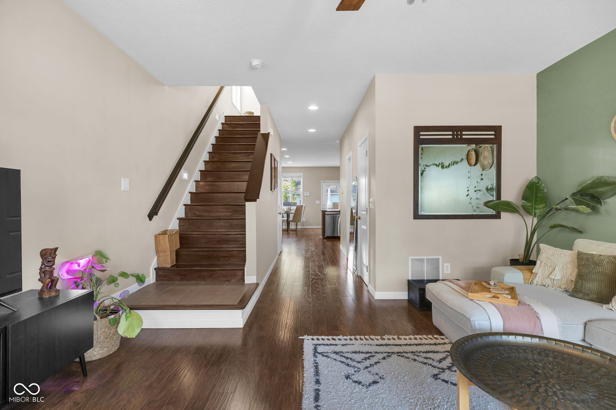 1215 Pleasant Street