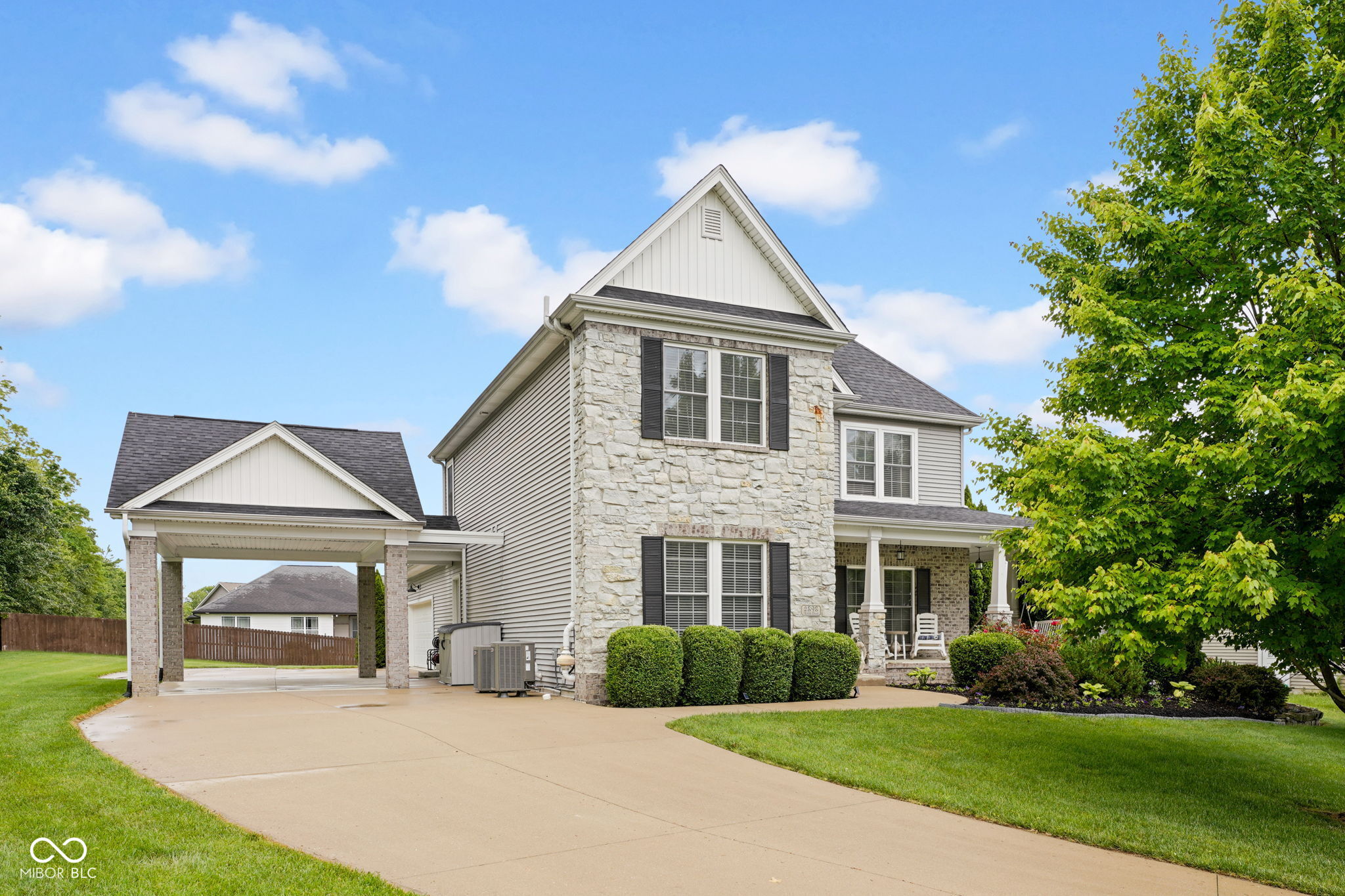 2898 Violet Court W