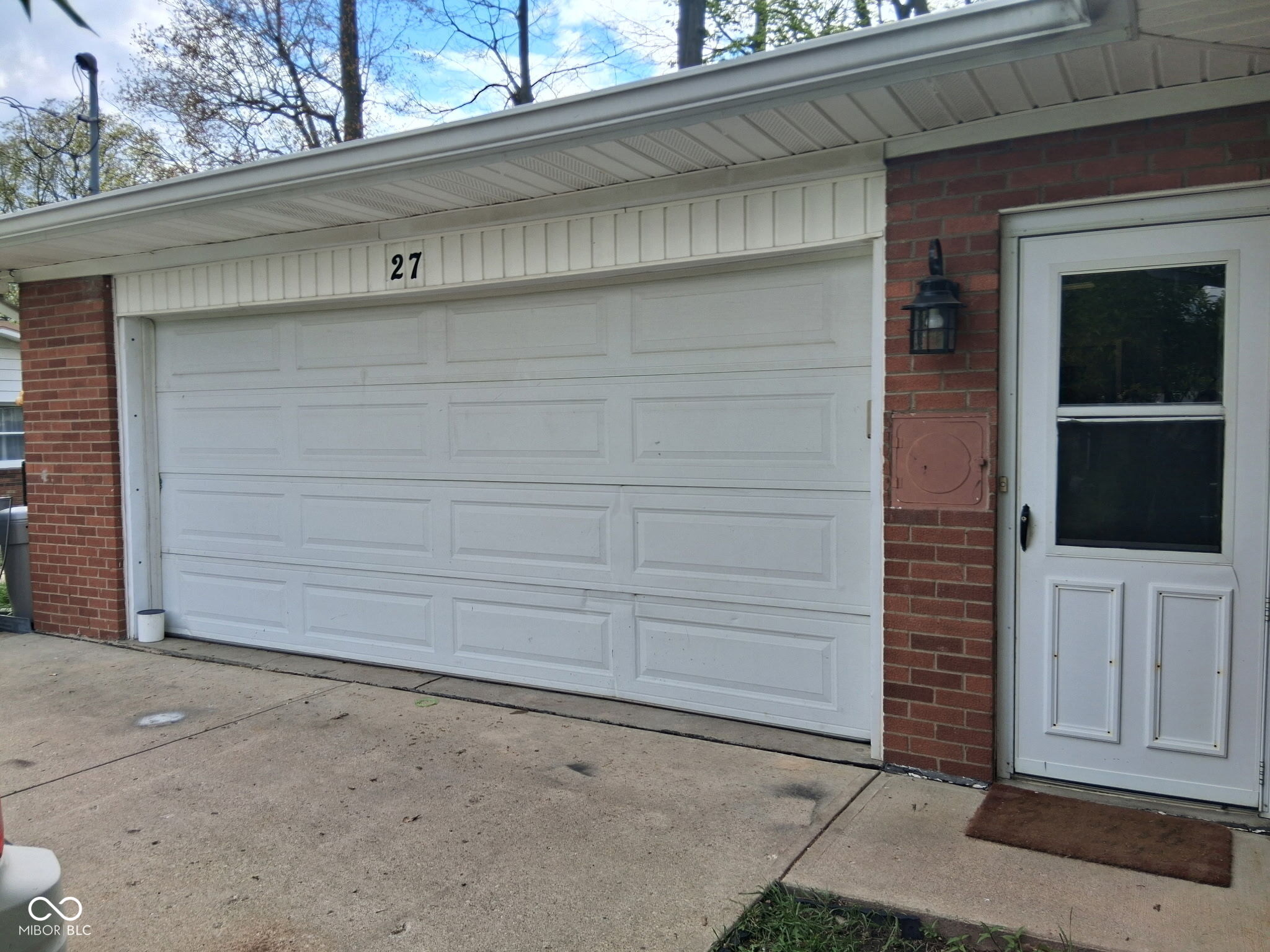 27 N Scatterfield Road