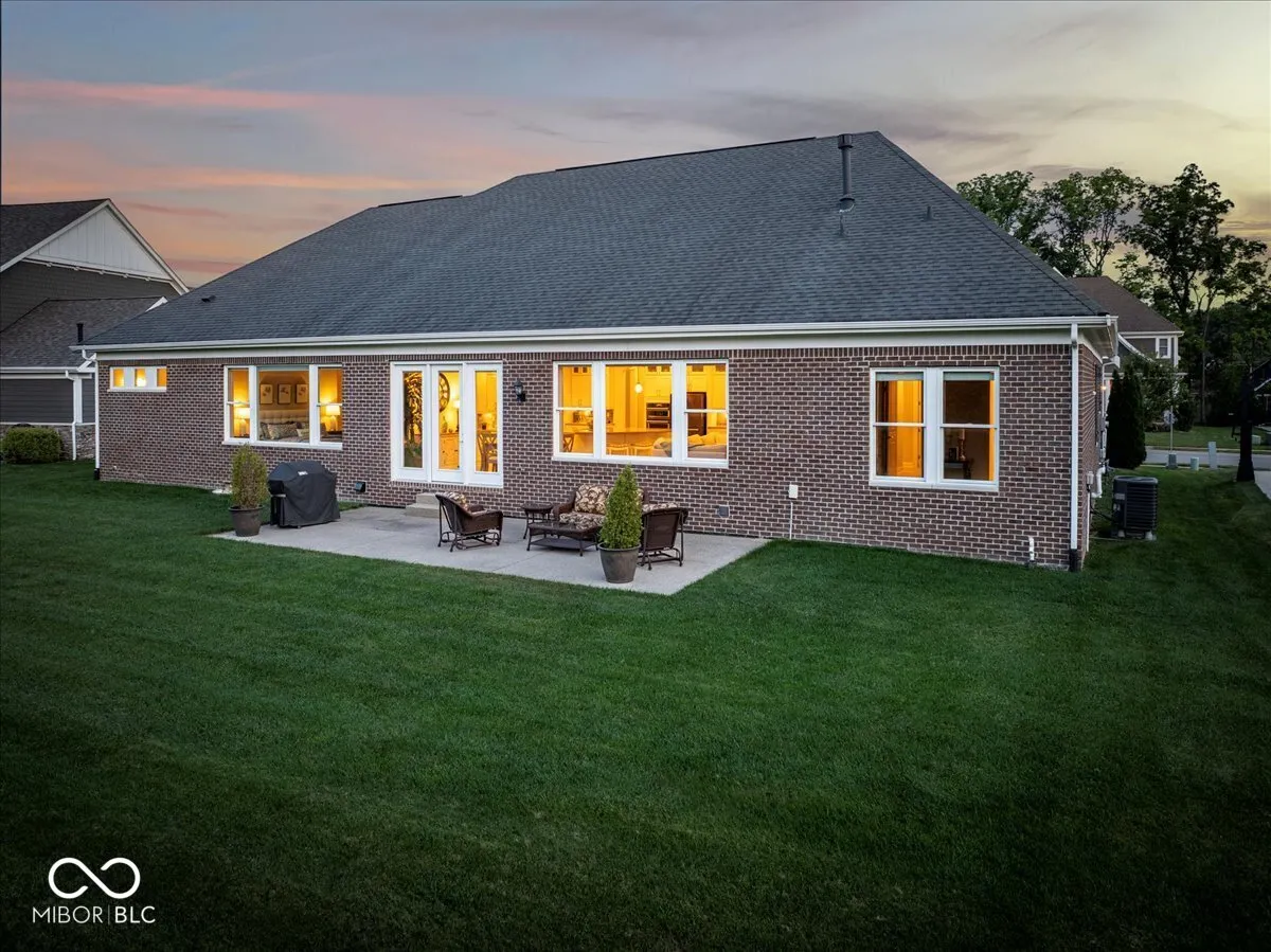 Fishers, Indiana 46037, United States, 3 Bedrooms Bedrooms, ,3 BathroomsBathrooms,Residential,Pending,196940