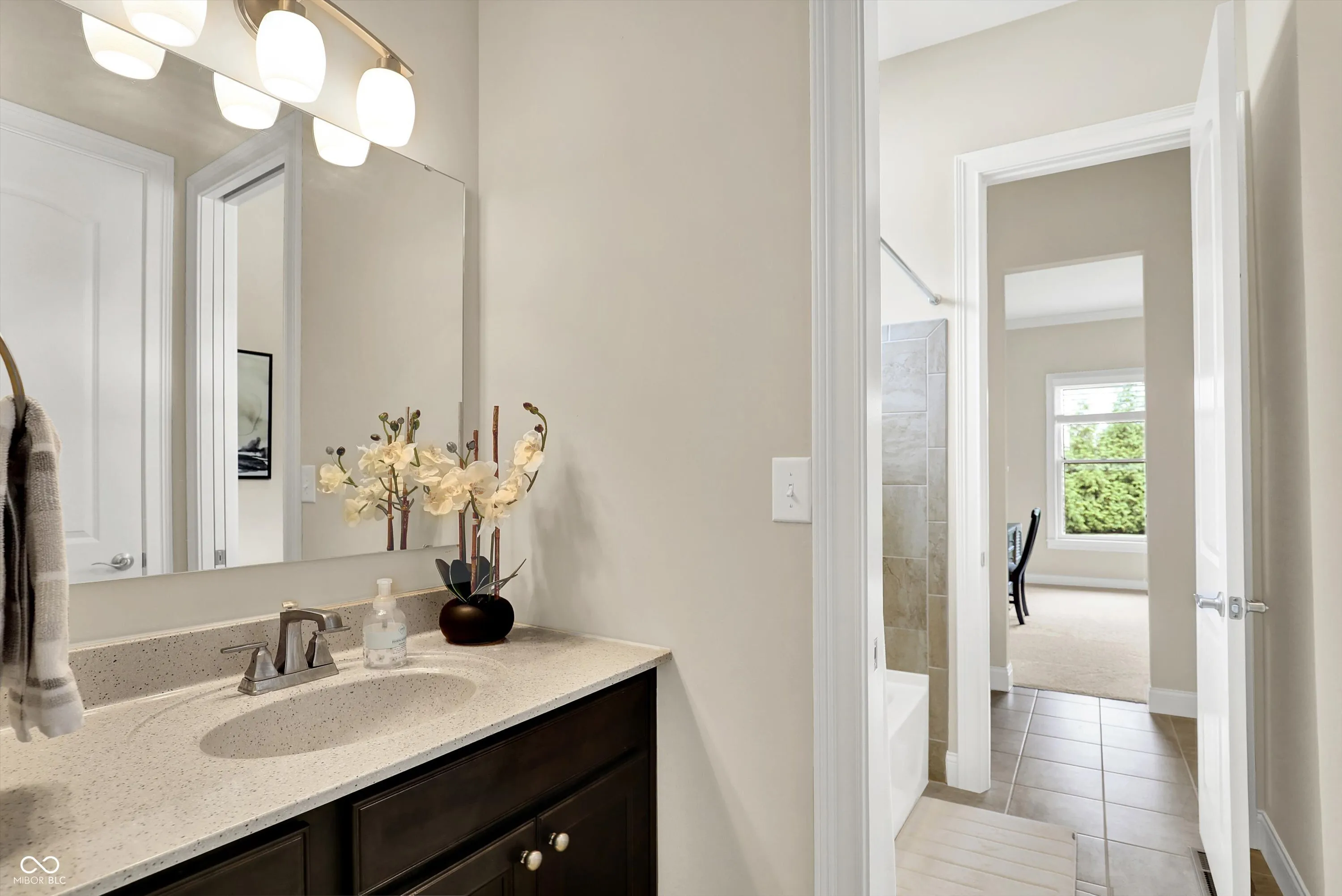 Fishers, Indiana 46037, United States, 3 Bedrooms Bedrooms, ,3 BathroomsBathrooms,Residential,Pending,196940