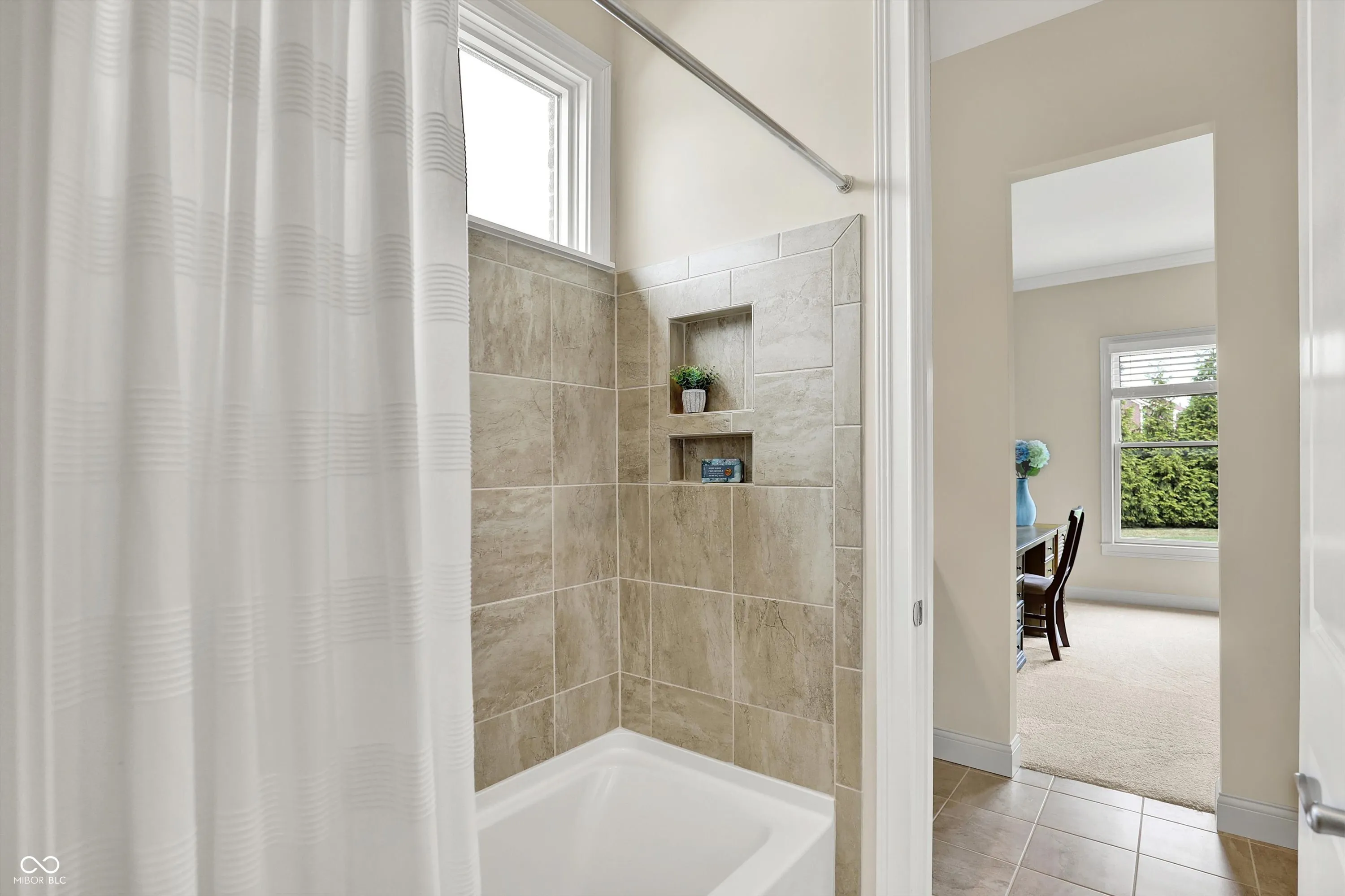 Fishers, Indiana 46037, United States, 3 Bedrooms Bedrooms, ,3 BathroomsBathrooms,Residential,Pending,196940