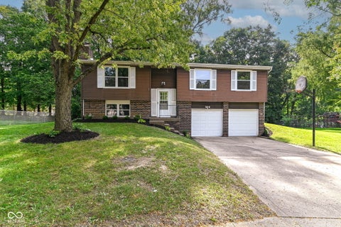 Photo of 9109 Thrushwood Court, Indianapolis, IN 46250 (MLS # 22123567)