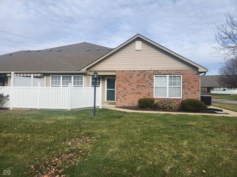 Photo of 5406 Thornridge Place, Indianapolis, IN 46237 (MLS # 22077871)