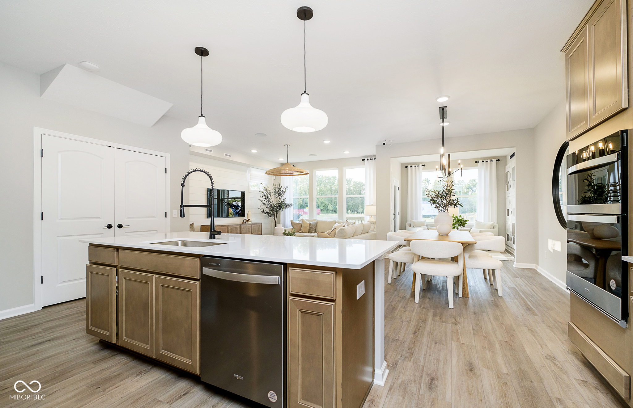 9737 Oleander Drive