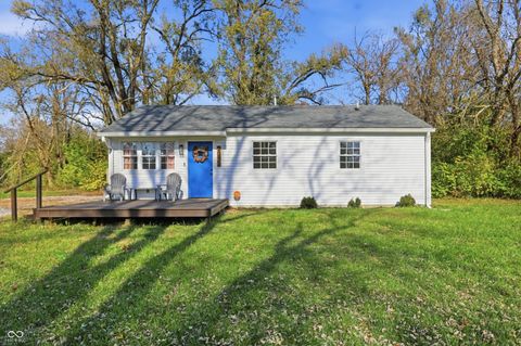 Photo of 2032 W 63rd Street, Indianapolis, IN 46260 (MLS # 22073523)