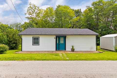 Photo of 7821 S Georgetown Road, Nineveh, IN 46164 (MLS # 22118541)