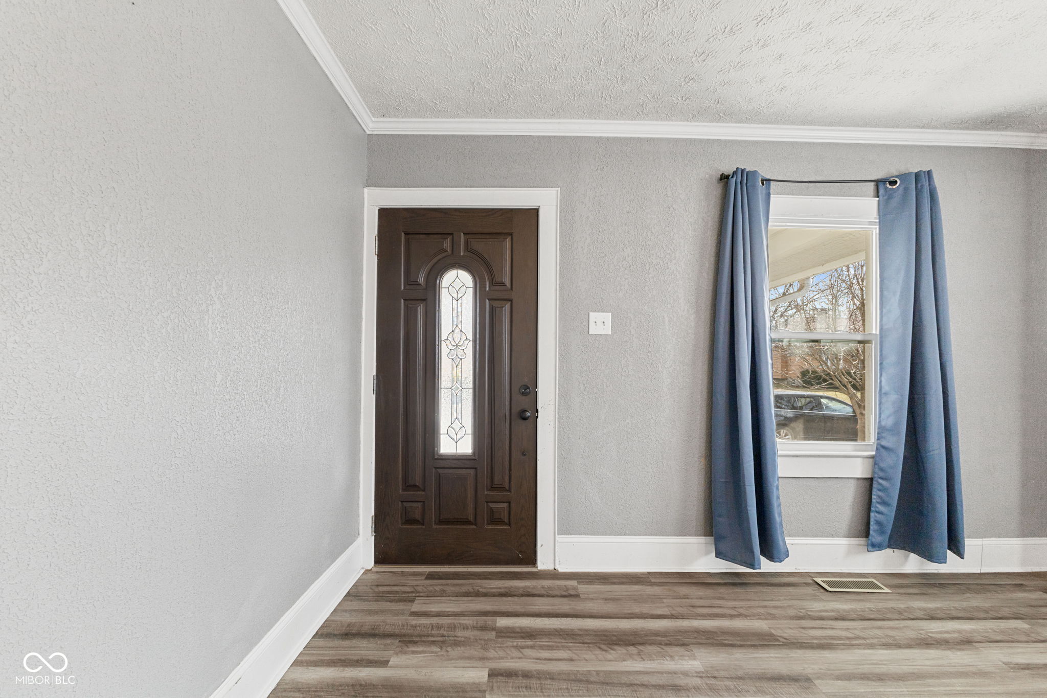 1424 N Gladstone Avenue