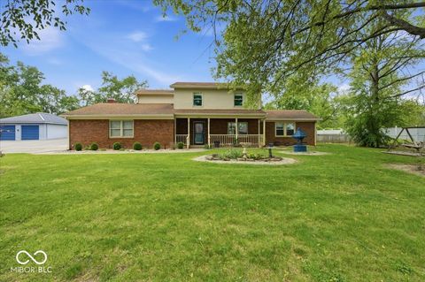 Photo of 1343 S Buttercup Drive, New Palestine, IN 46163 (MLS # 22094496)