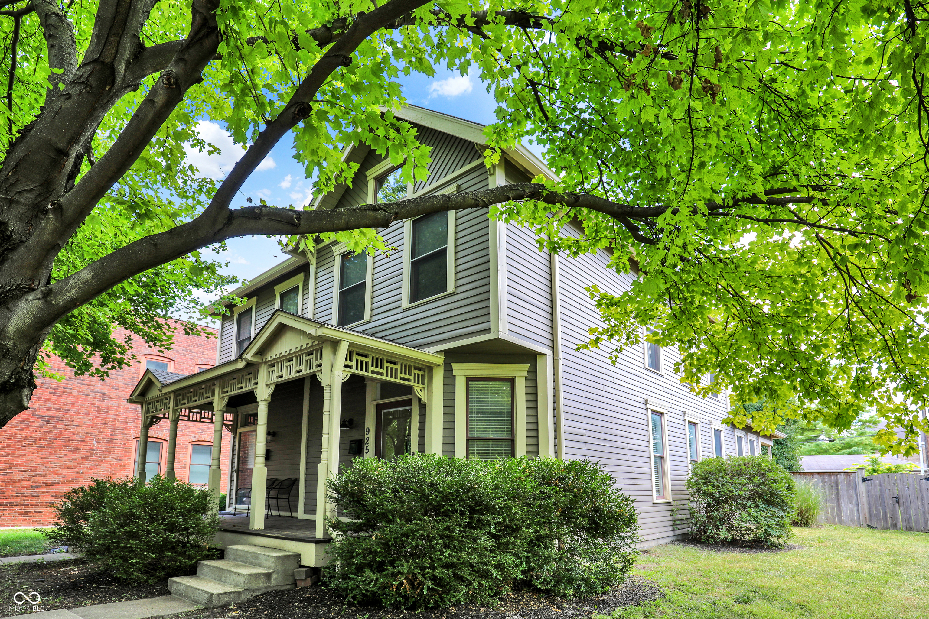 925 Fayette Street