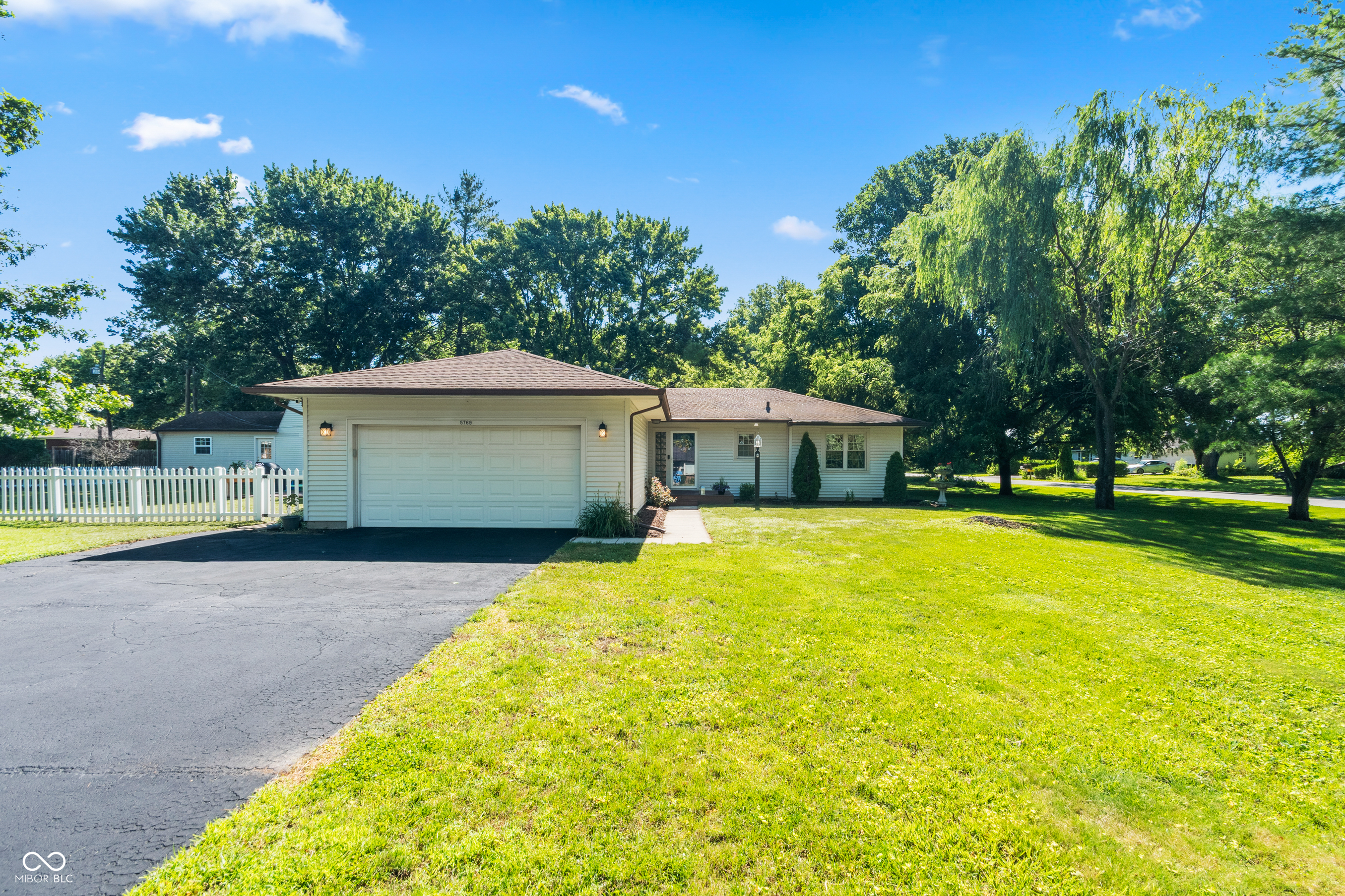 5769 Henderson Drive