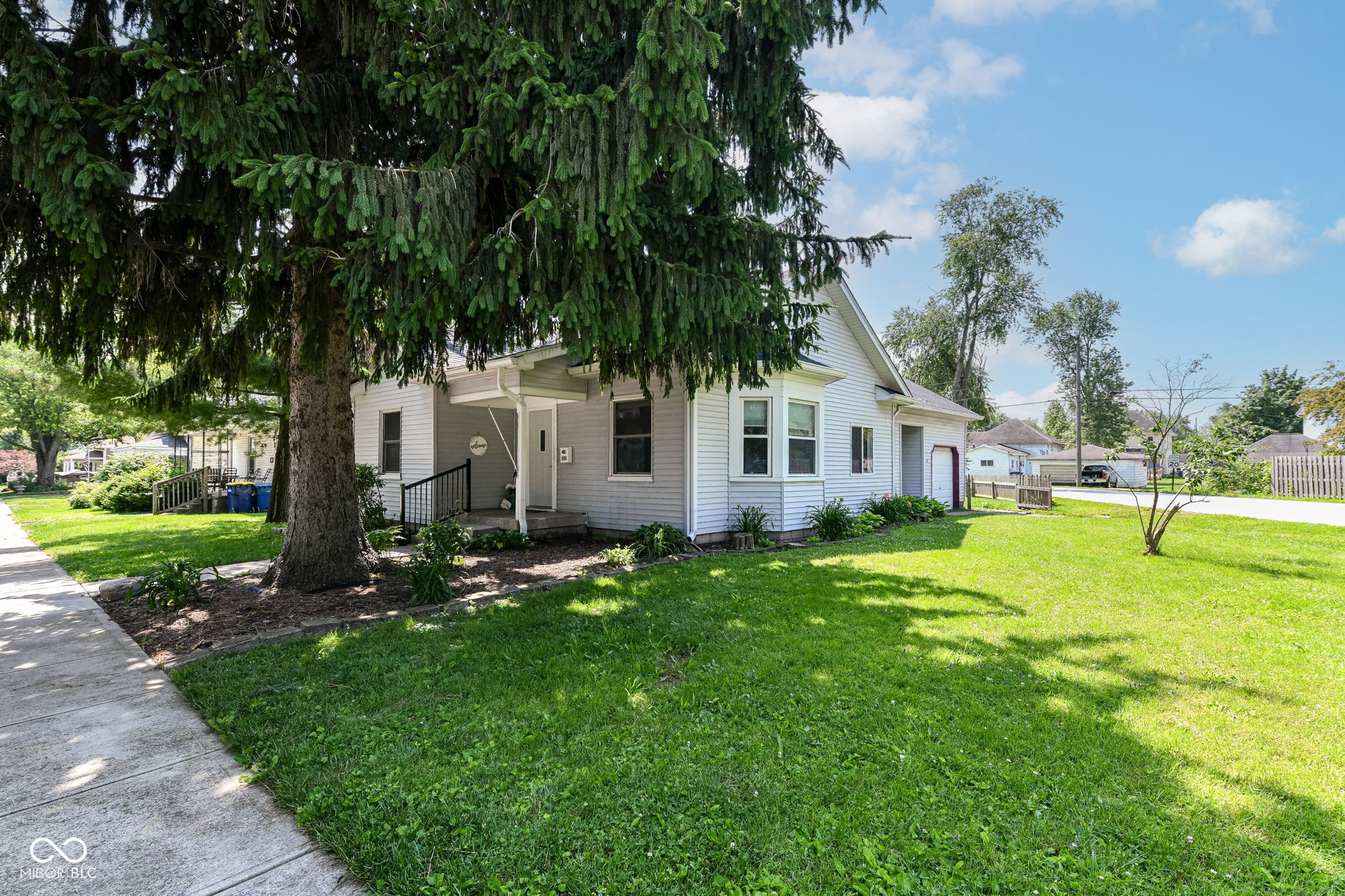402 E 4th Street