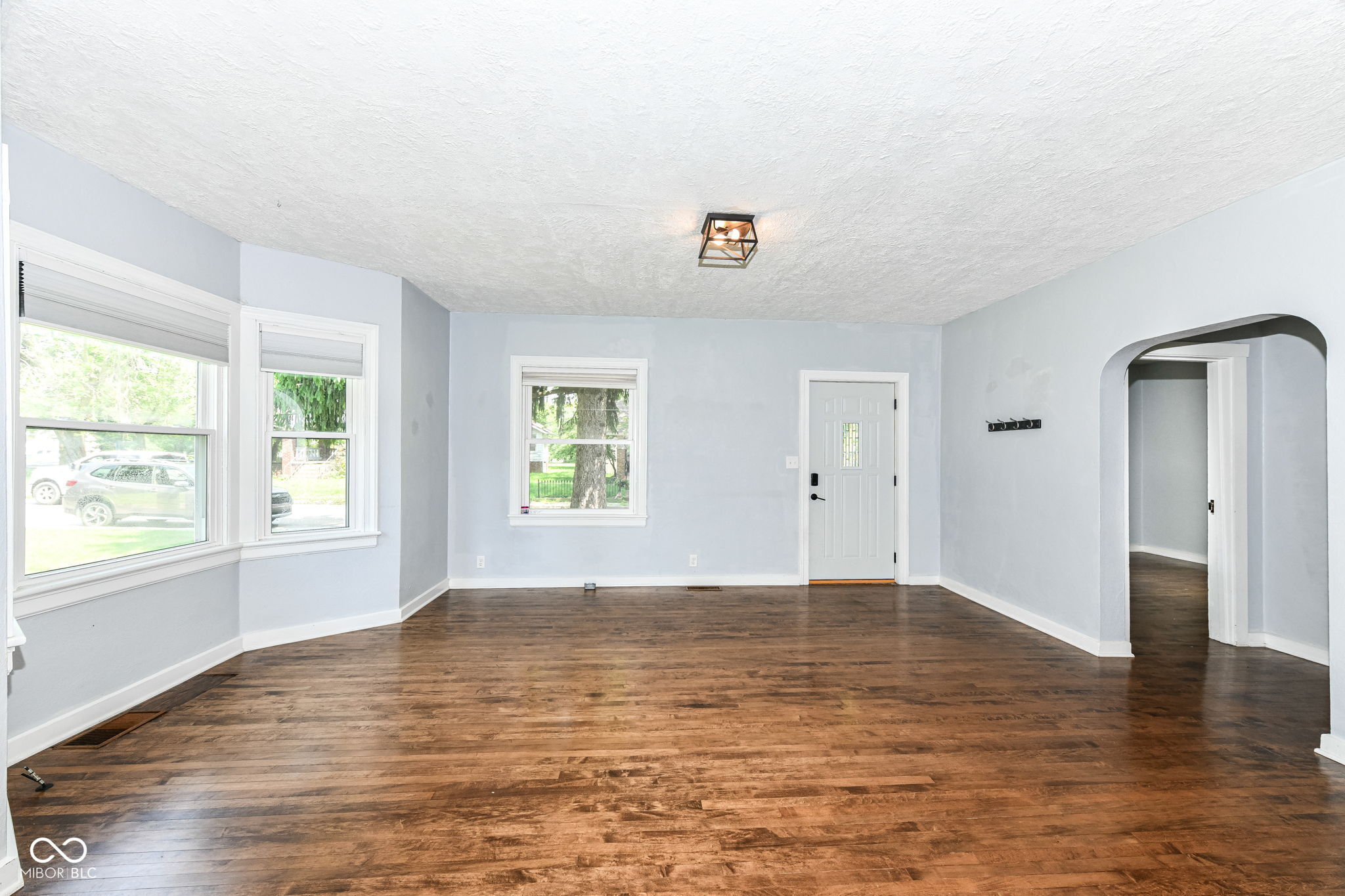 402 E 4th Street