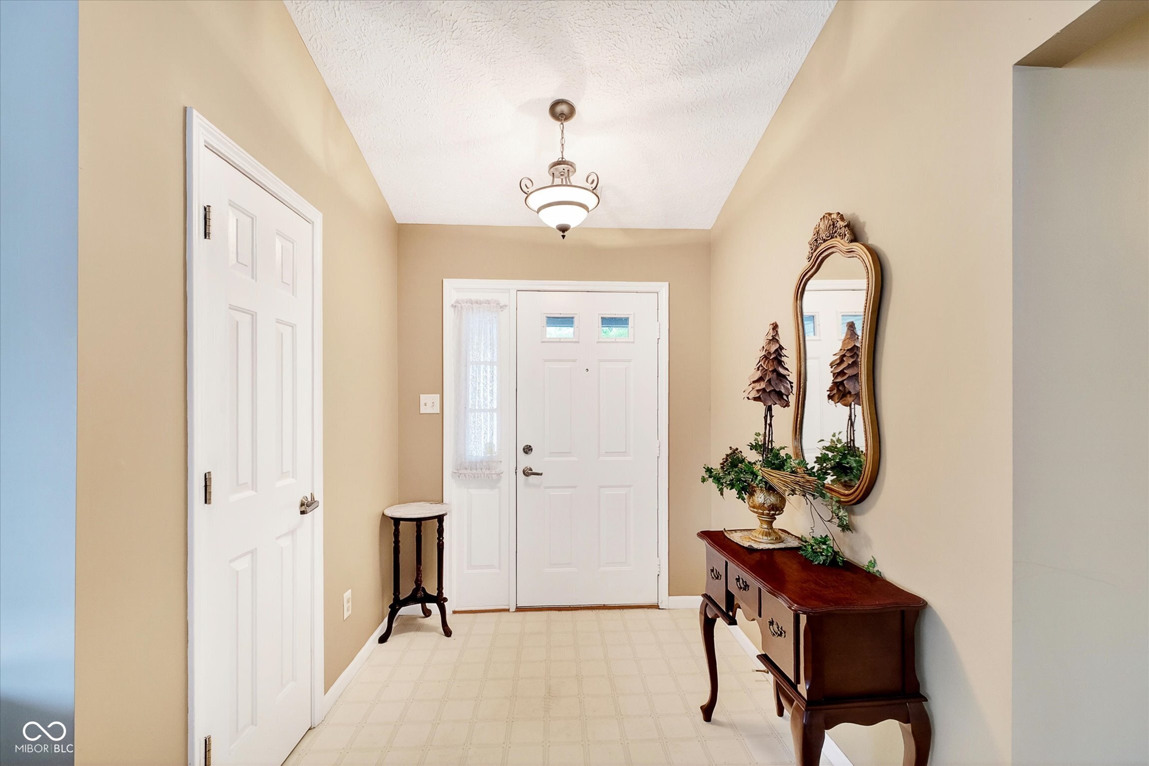 1541 Brook Pointe Drive