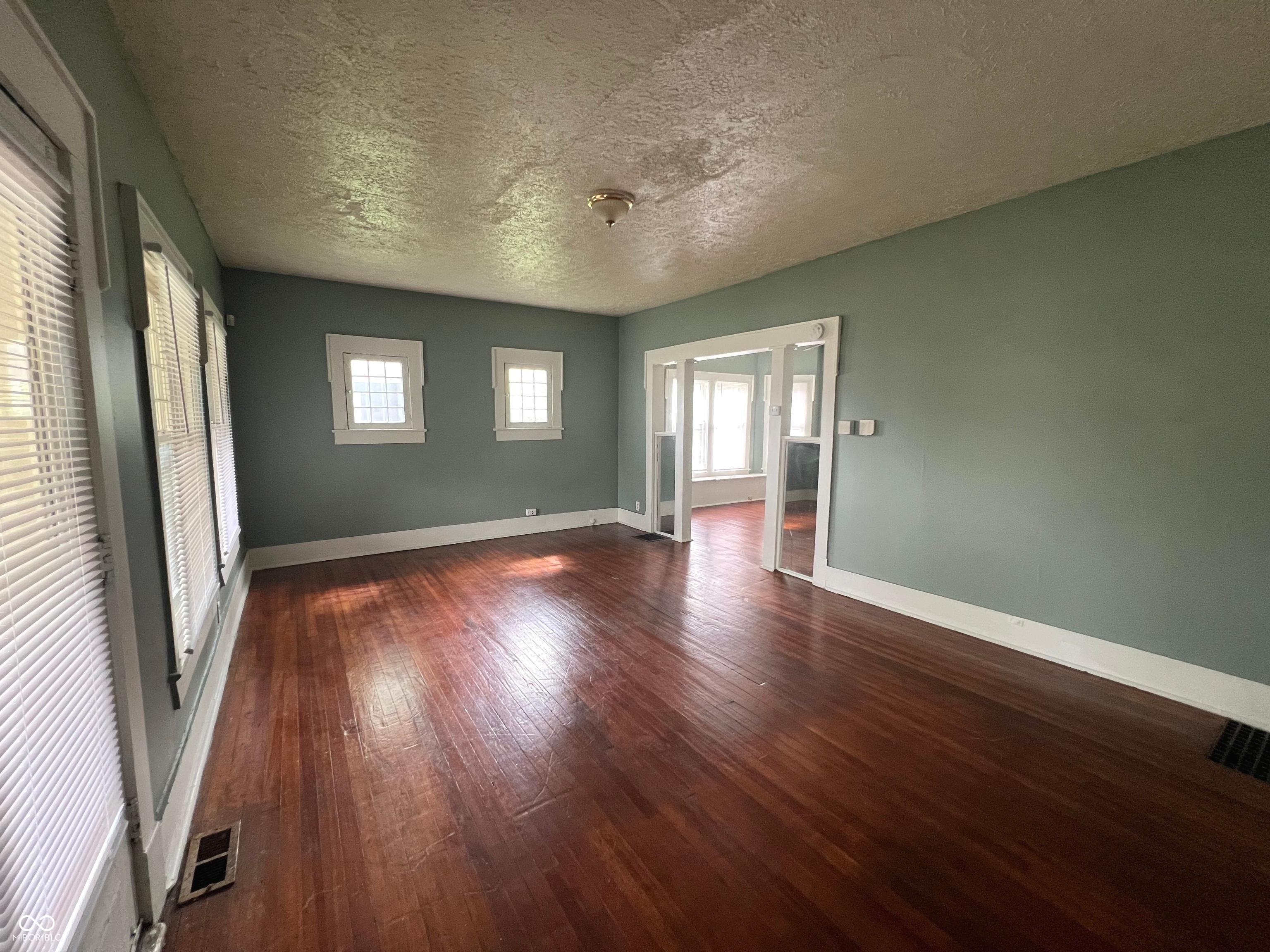 1137 W 34th Street