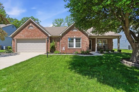 Photo of 3810 Cherry Blossom Boulevard, Indianapolis, IN 46237 (MLS # 22094966)