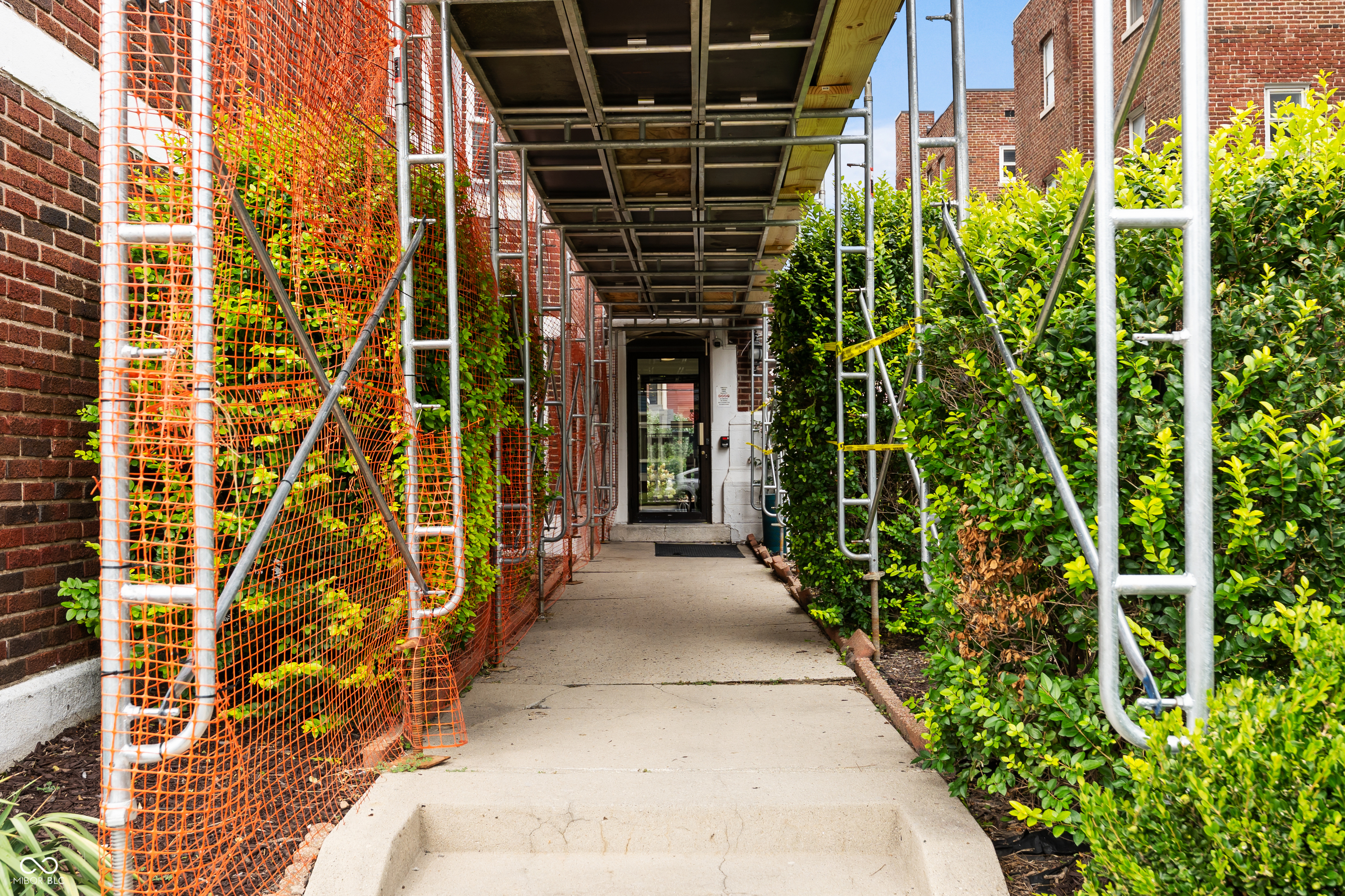230 E 9th Street 611