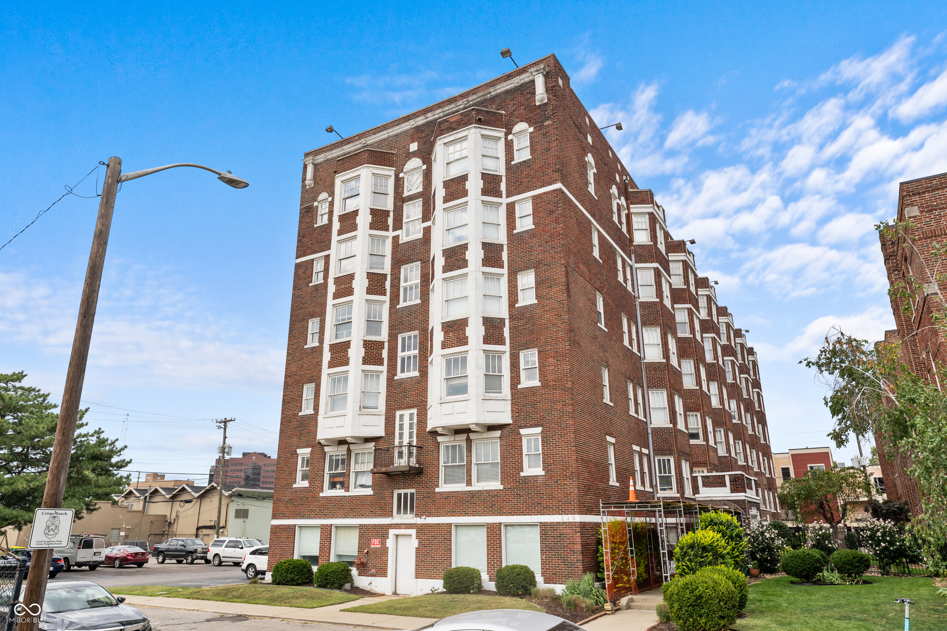 230 E 9th Street 611