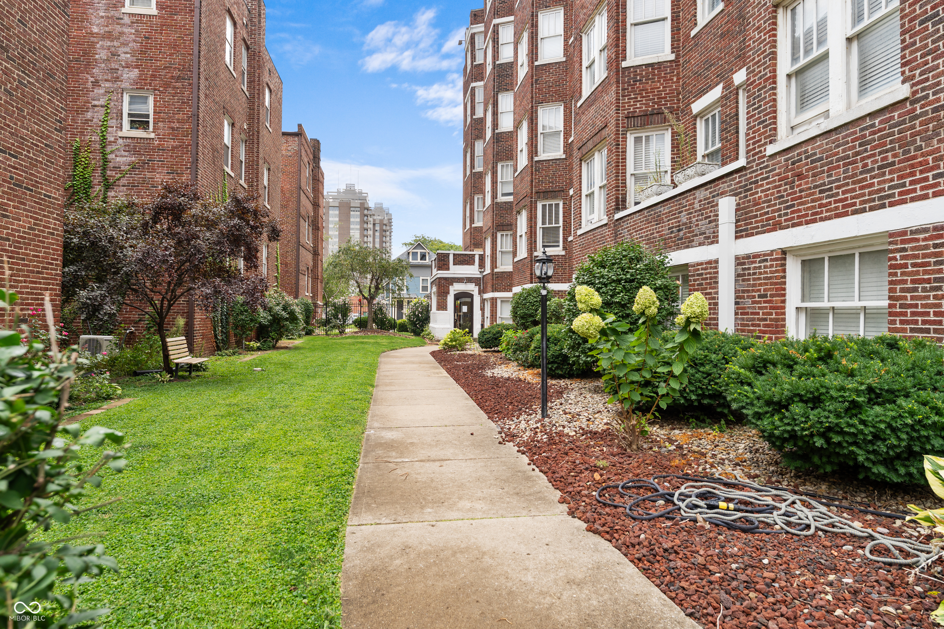 230 E 9th Street 611