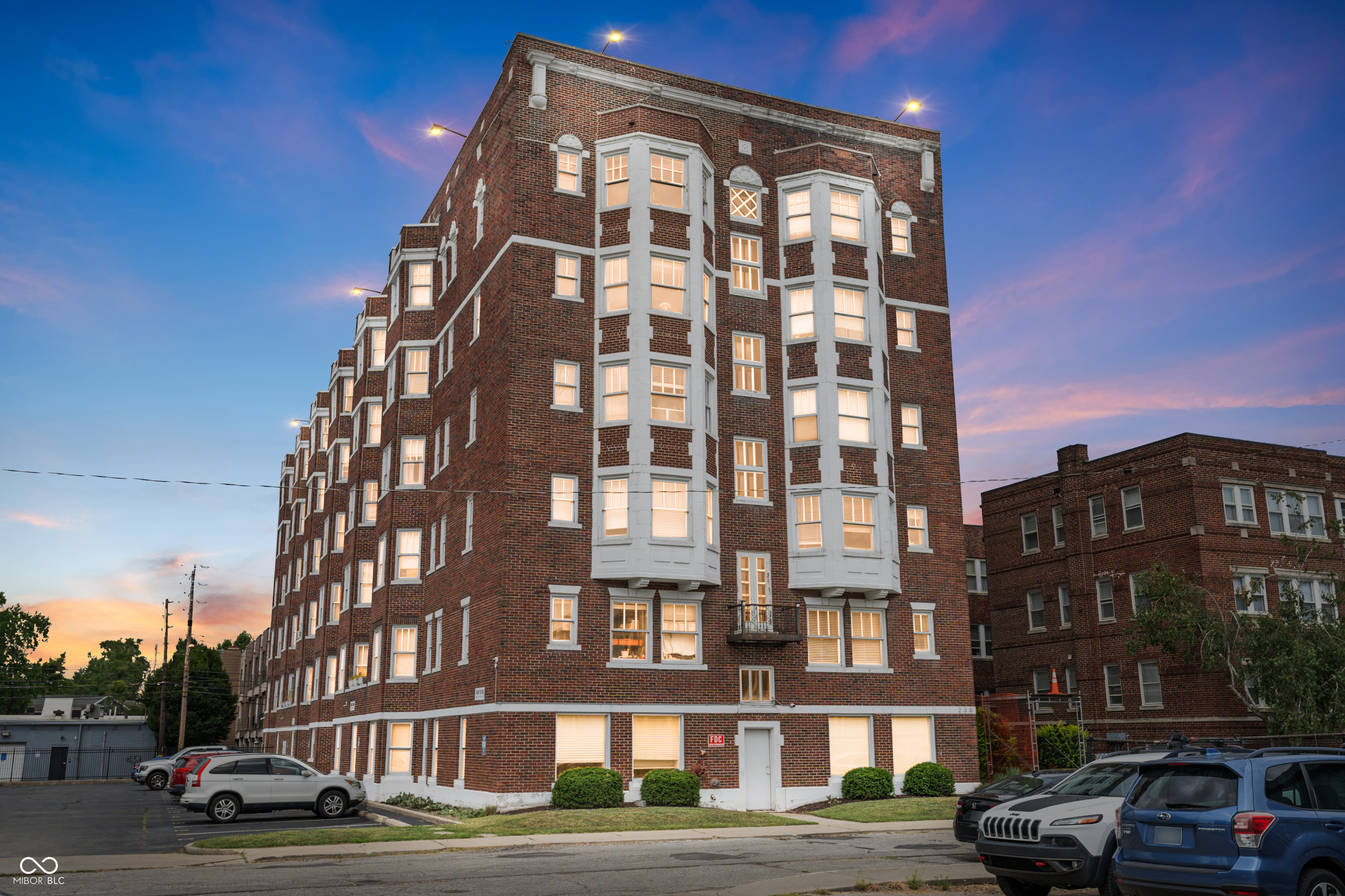 230 E 9th Street 611