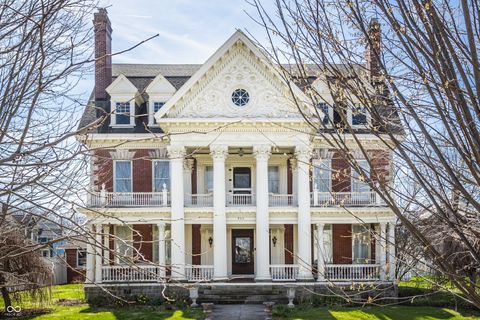 Photo of 825 E Washington Street, Muncie, IN 47305 (MLS # 22090112)