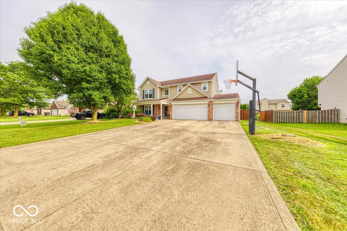 43 Pin Oak Court
