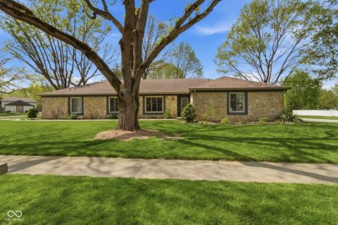 Photo of 225 Heady Lane, Fishers, IN 46038 (MLS # 22095115)