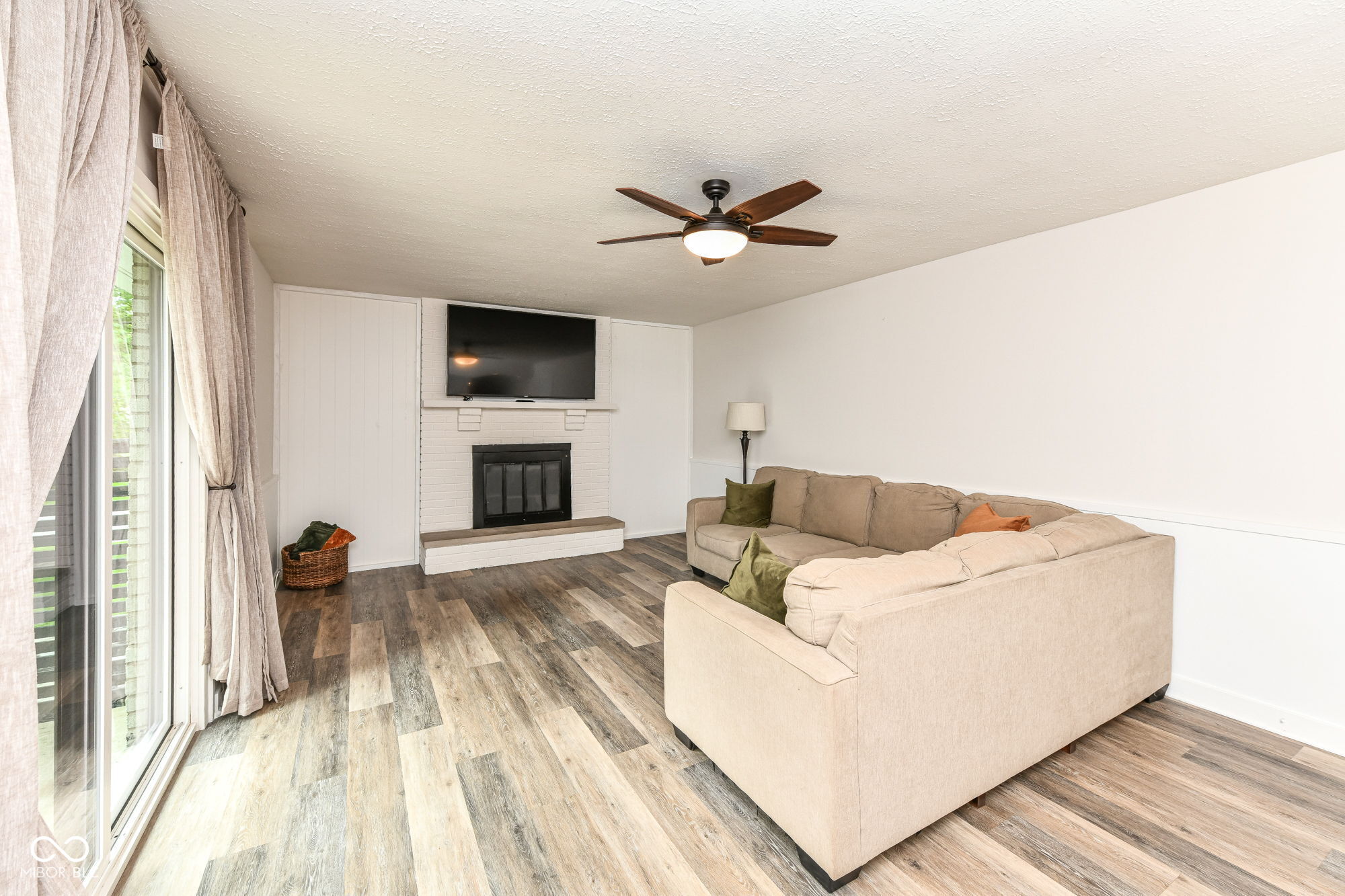 1202 Willow Way