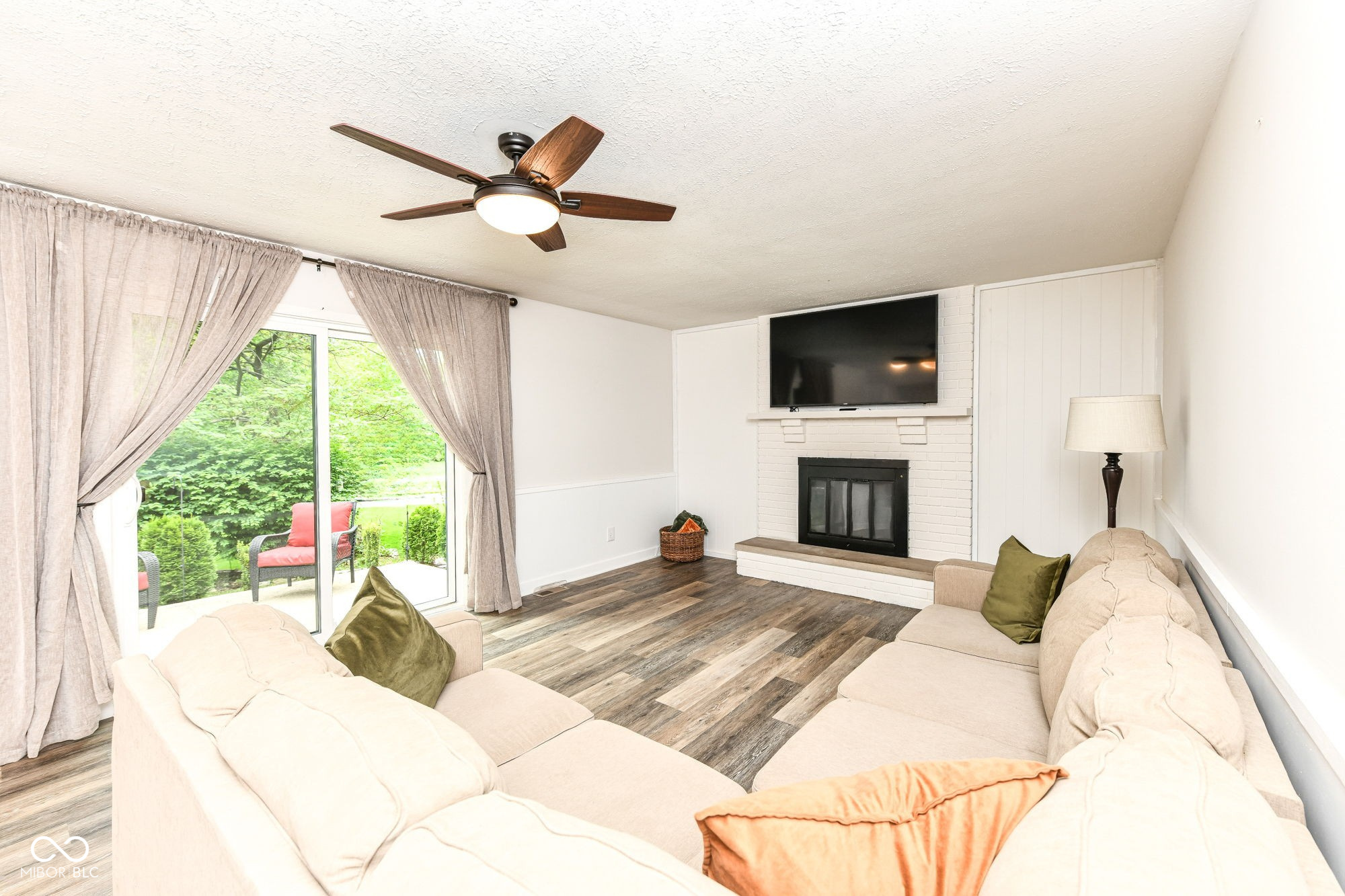 1202 Willow Way