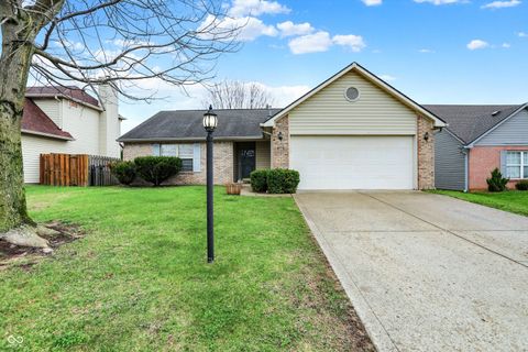 Photo of 854 Queensgate Drive, Greenwood, IN 46143 (MLS # 22088510)