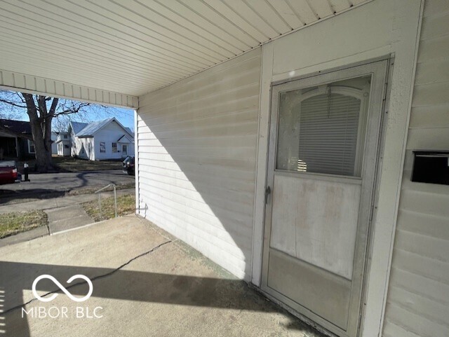 1327 Sycamore Street