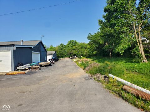 594 N Front Street Whiteland IN 46184