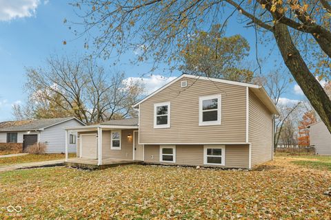 Photo of 5525 Prairie Dog Drive, Indianapolis, IN 46237 (MLS # 22074336)