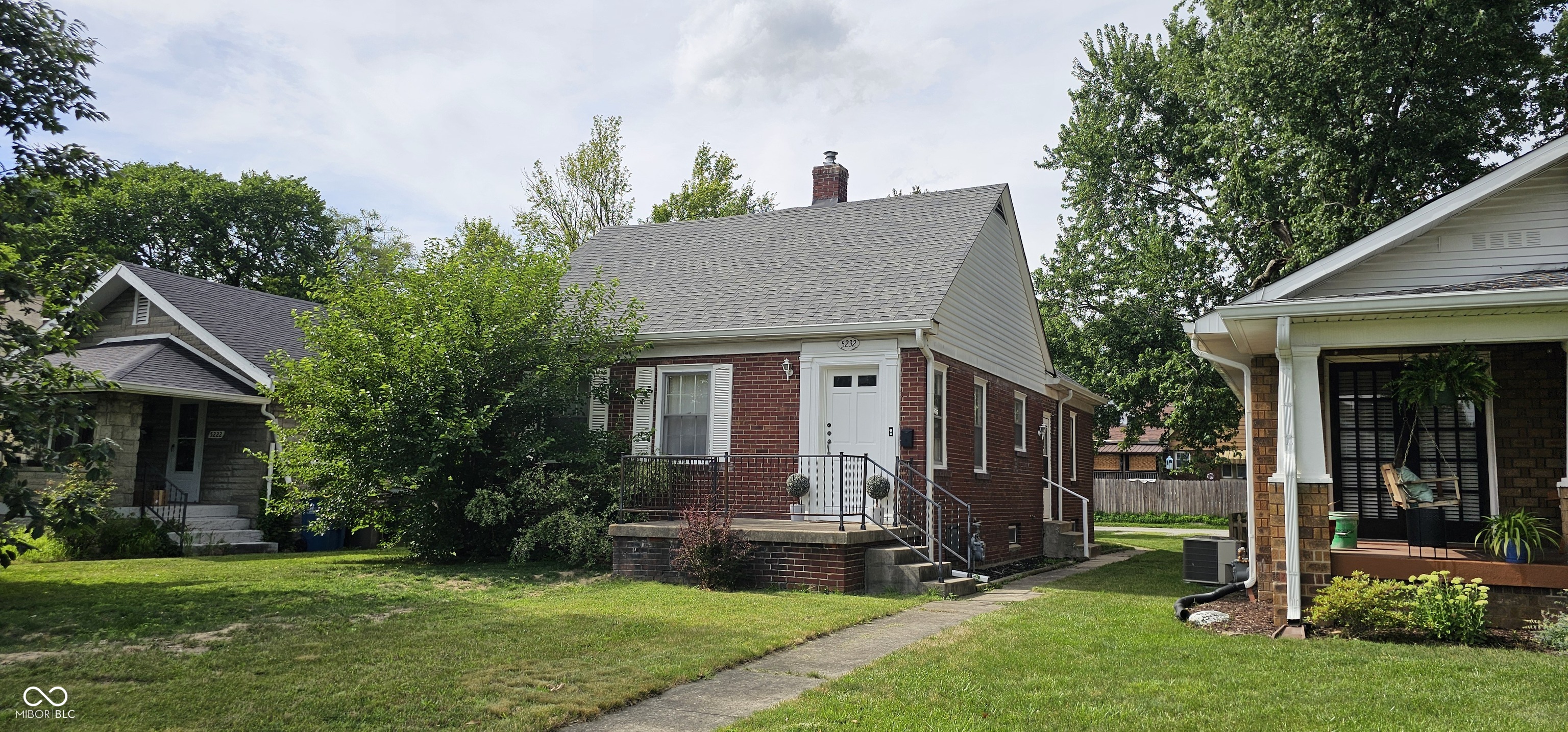 View Indianapolis, IN 46219 house
