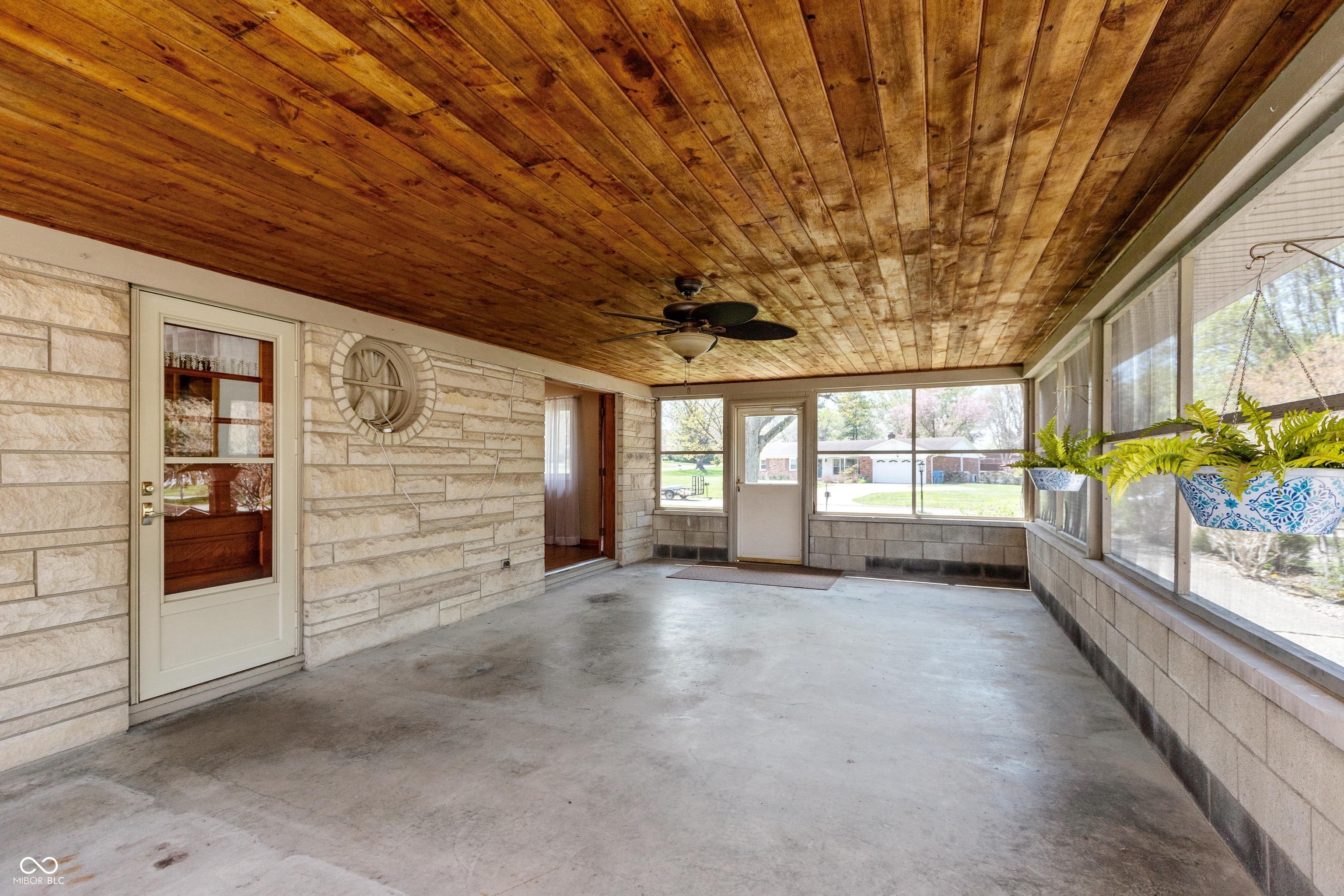 614 Debra Lane