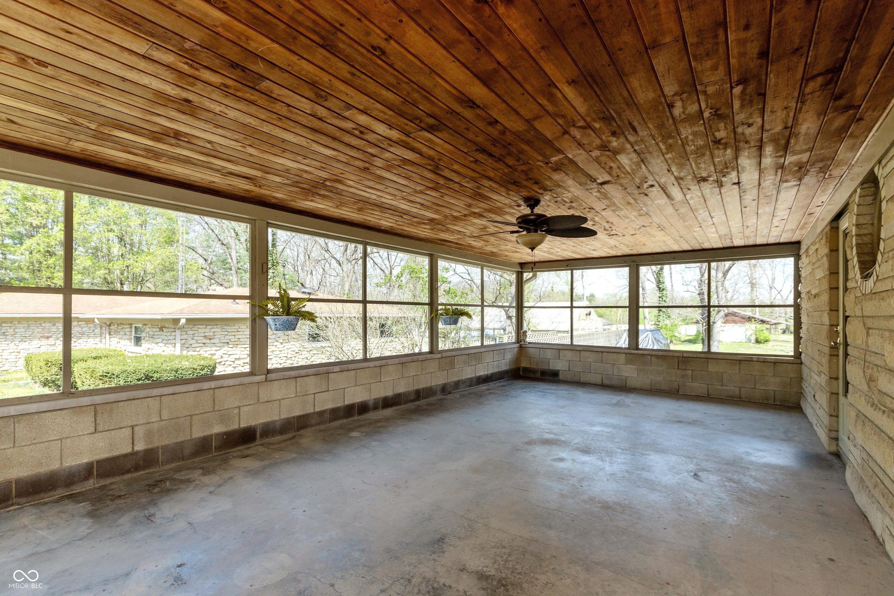 614 Debra Lane