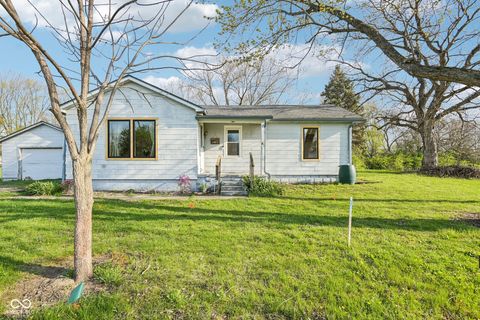 Photo of 3138 W Anderson Street, Anderson, IN 46011 (MLS # 22093353)