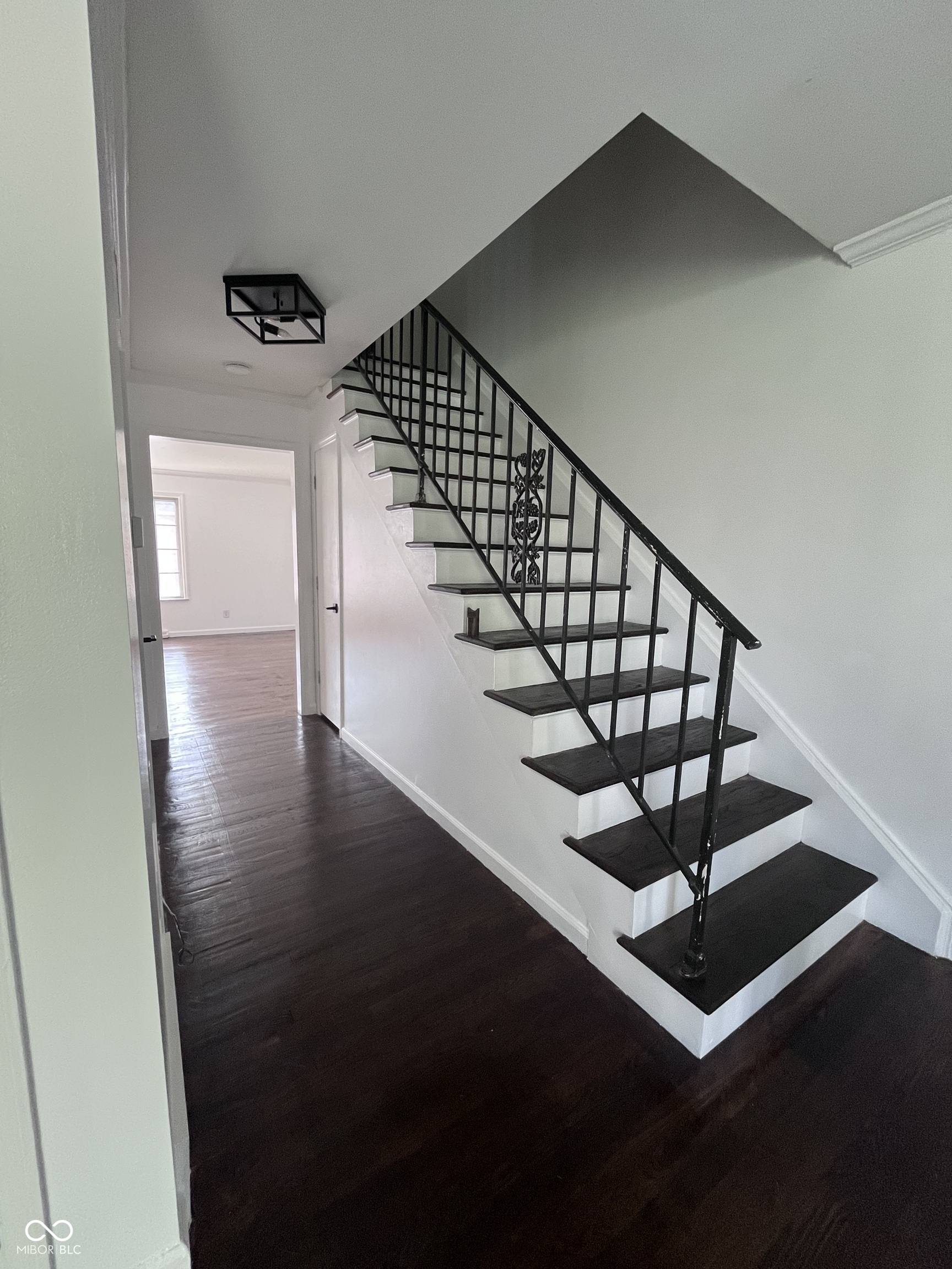 5157 N Arlington Avenue