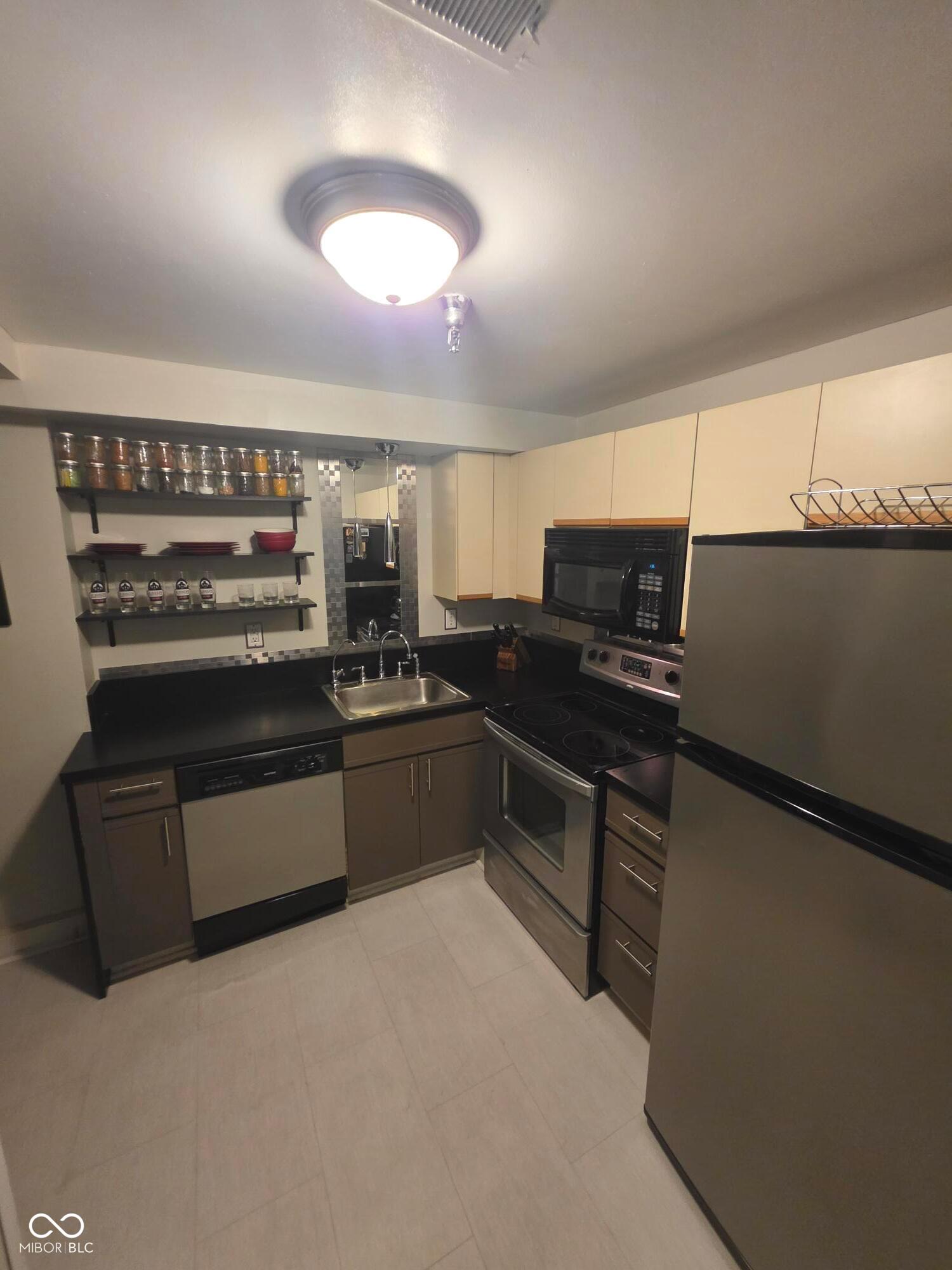 230 E 9th Street 111