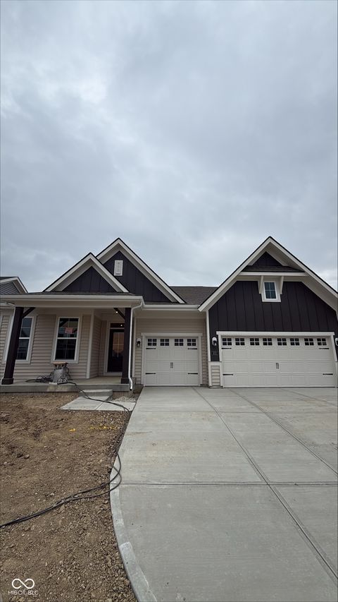 Photo of 572 Firefly Court, Greenfield, IN 46140 (MLS # 22078013)