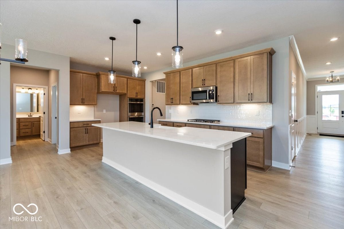 572 Firefly Court