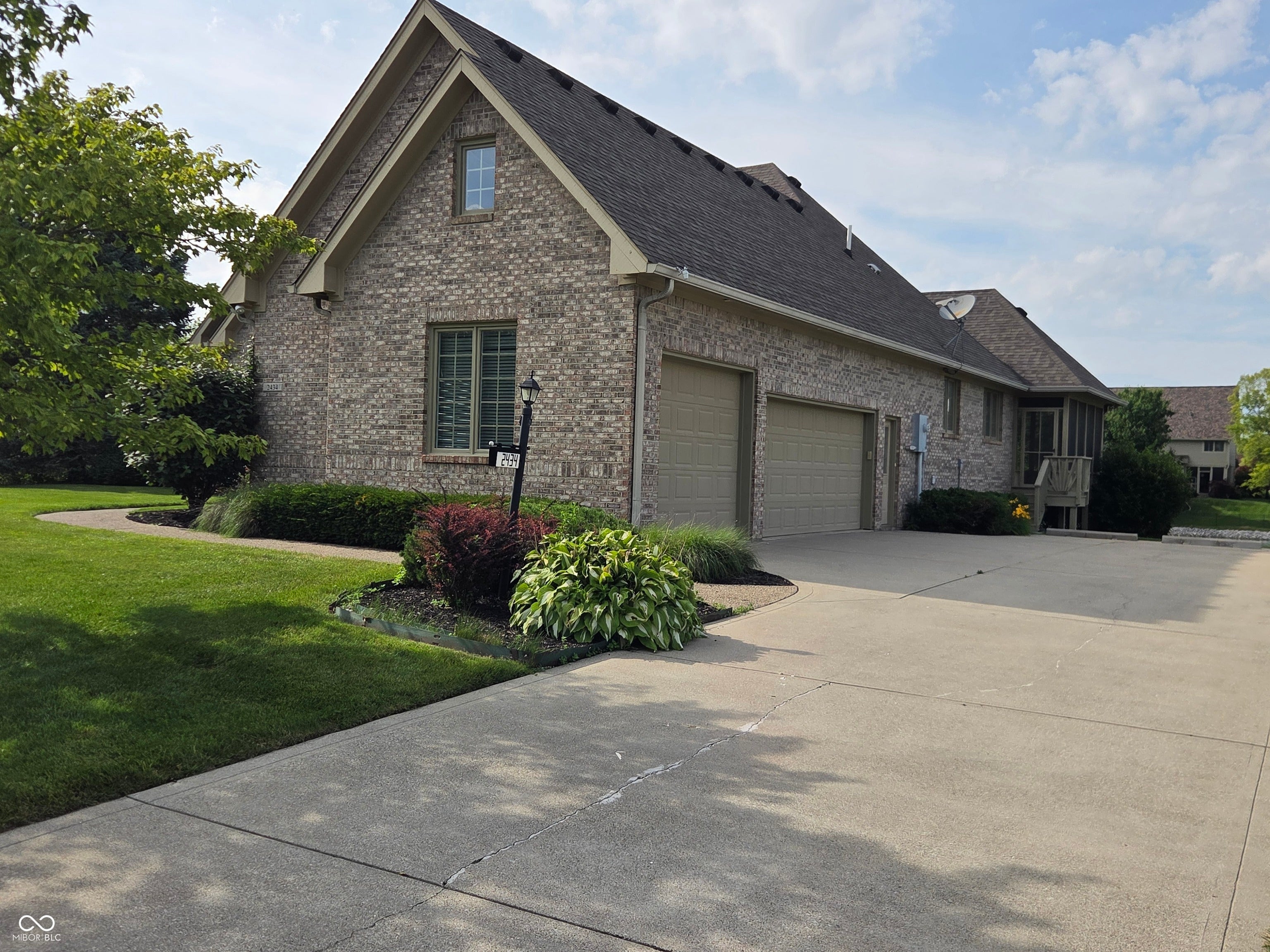 2434 Winfield