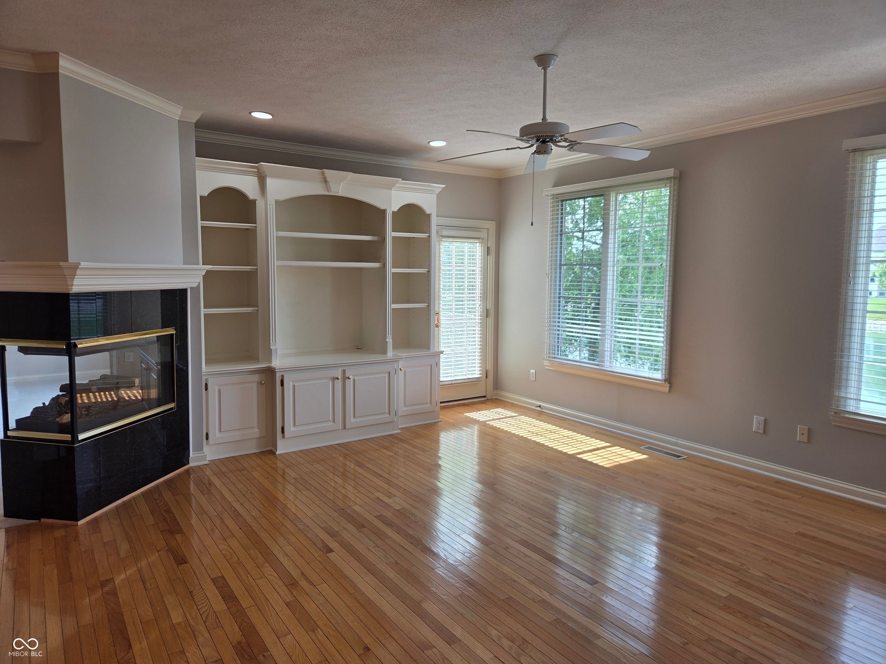 2434 Winfield