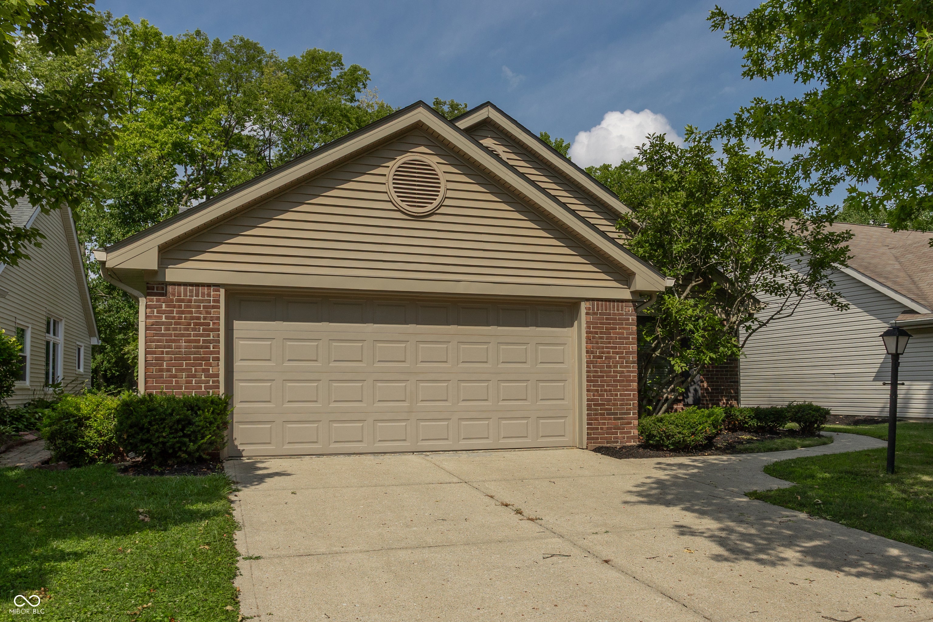 8752 Saddle Court
