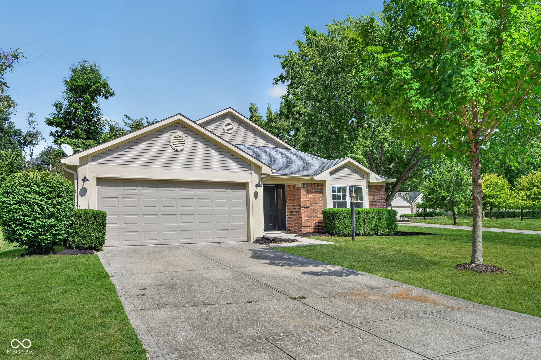 6475 Hunters Green Circle