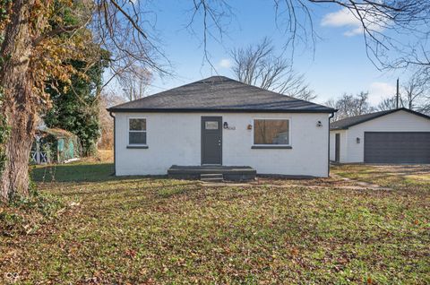 Photo of 5065 Adkins Street, Columbus, IN 47201 (MLS # 22076410)