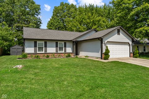 Photo of 7236 Muirfield Place, Indianapolis, IN 46237 (MLS # 22101880)