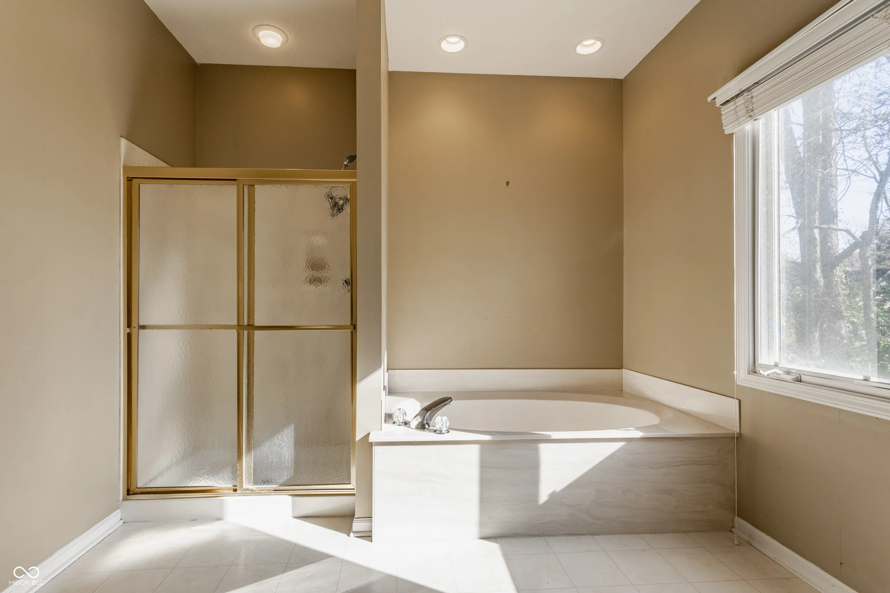 Indianapolis, Indiana 46256, United States, 3 Bedrooms Bedrooms, ,3 BathroomsBathrooms,Residential,Active,239002