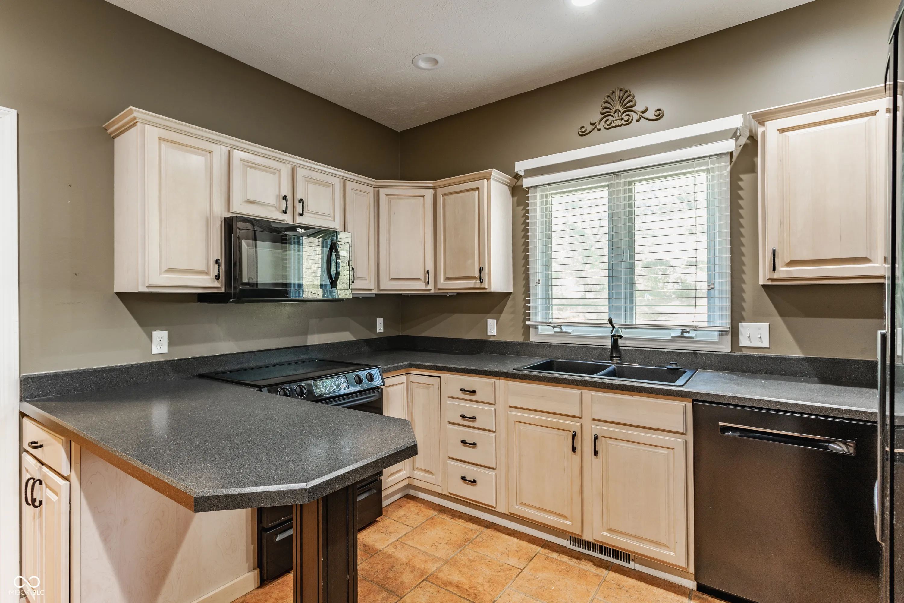 Indianapolis, Indiana 46256, United States, 3 Bedrooms Bedrooms, ,3 BathroomsBathrooms,Residential,Active,239002